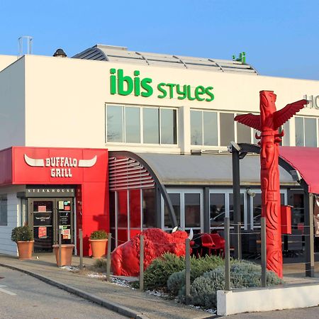 Ibis Styles Crolles Grenoble A41 Ξενοδοχείο Εξωτερικό φωτογραφία