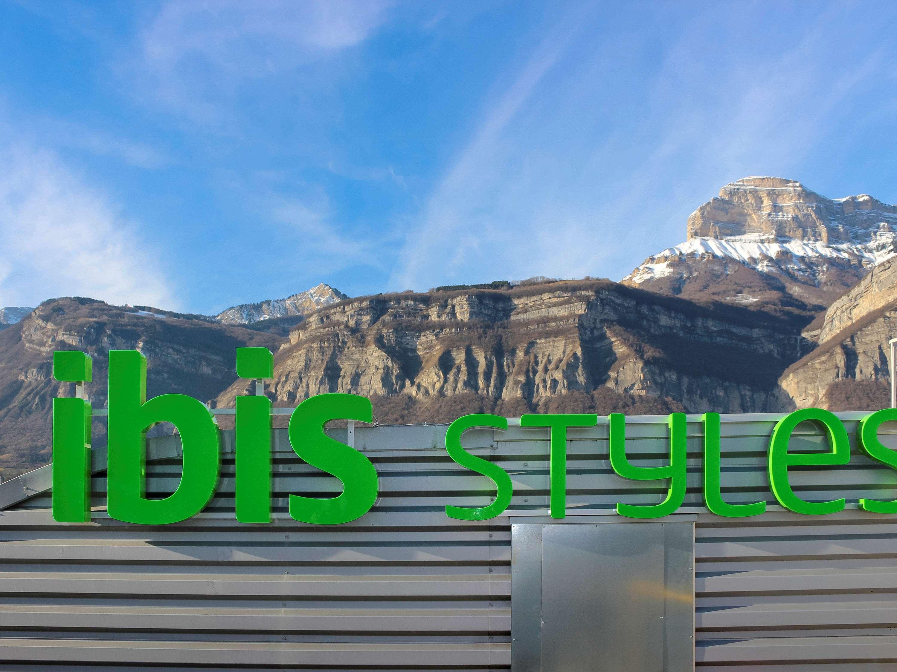 Ibis Styles Crolles Grenoble A41 Ξενοδοχείο Εξωτερικό φωτογραφία