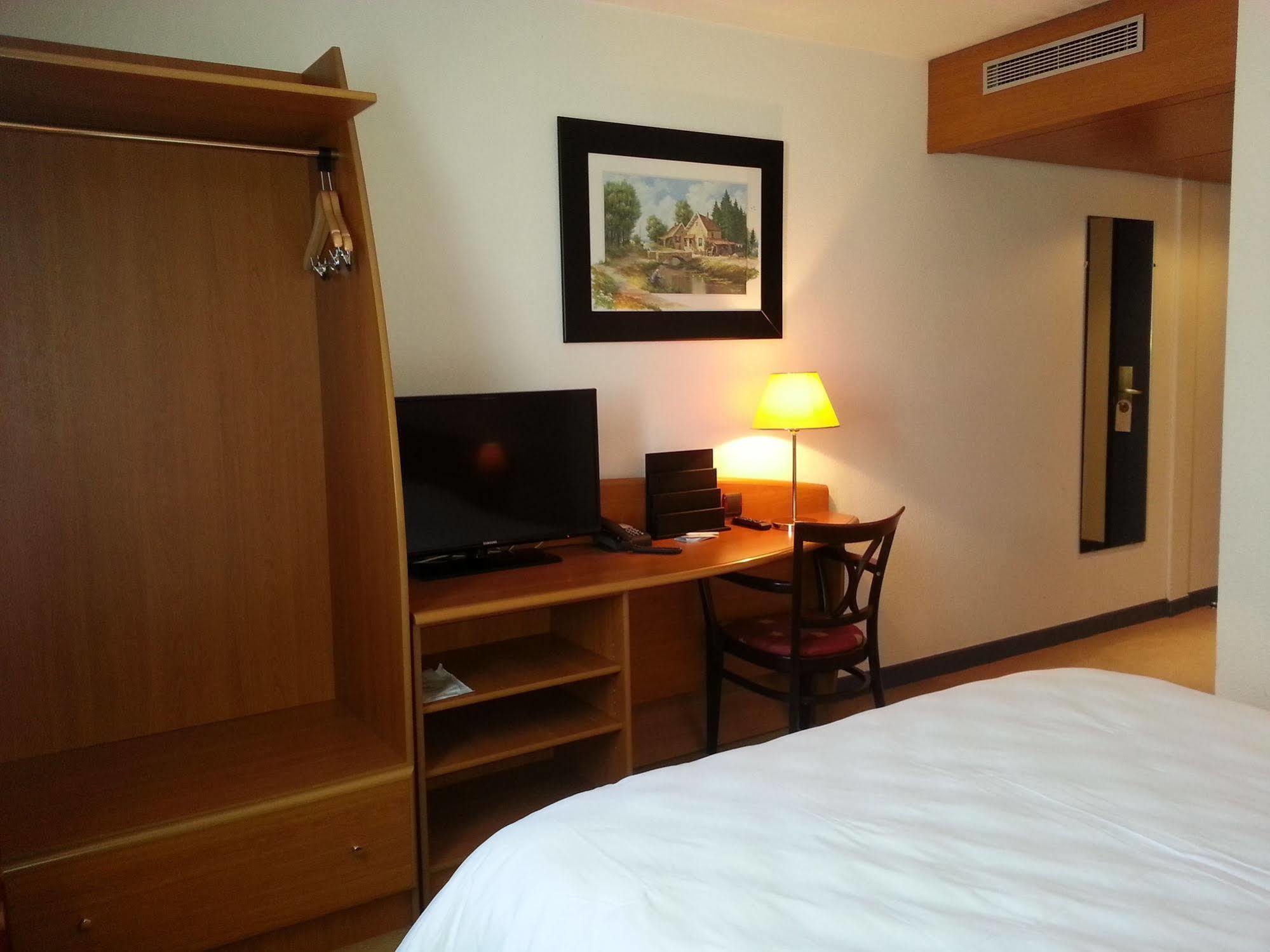 Ibis Styles Crolles Grenoble A41 Ξενοδοχείο Εξωτερικό φωτογραφία