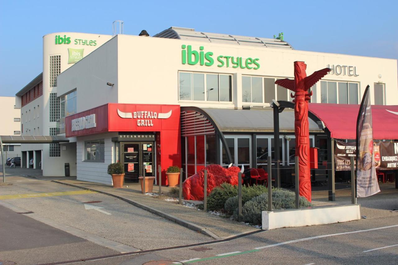 Ibis Styles Crolles Grenoble A41 Ξενοδοχείο Εξωτερικό φωτογραφία